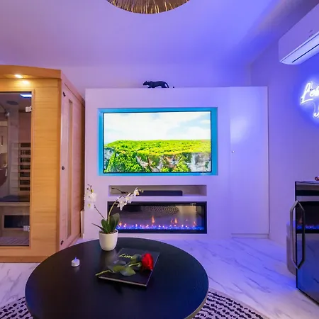 L'escapade Indigo - Balneo - Sauna Apartman