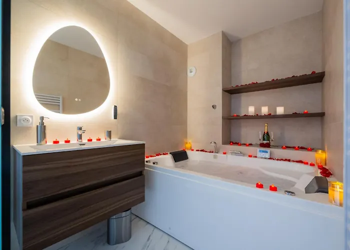 L'escapade Indigo - Balneo - Sauna Apartman *